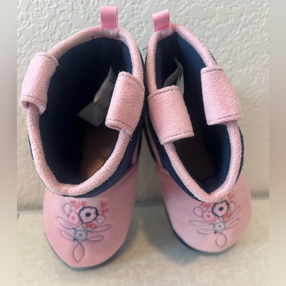 Dreamworks Spirit and Lucky Riding Free Slippers Size 9-10 - Picture 6 of 6